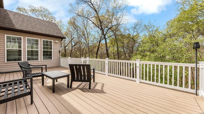 Building Photo - 303 Gateview Dr