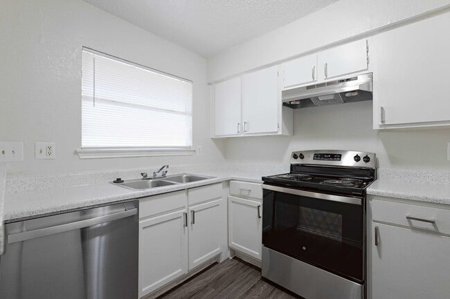 1BR, 1BA - 538 SF A1 - Kitchen - Bella Vista Pointe Apartments