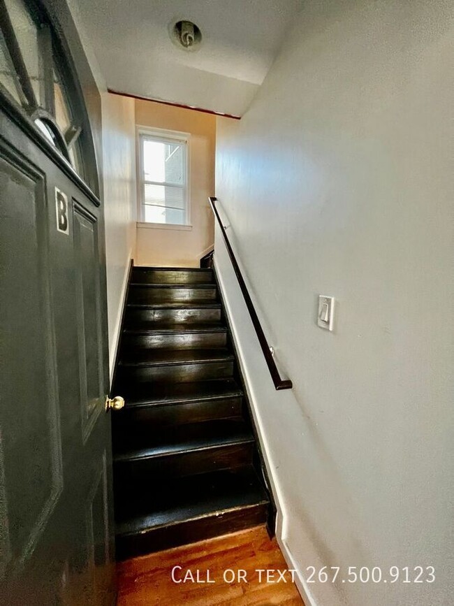Building Photo - 122 S 46th St