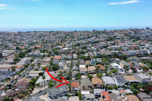 Building Photo - Exquisite beach home with Ocean and Harbor activities abound!