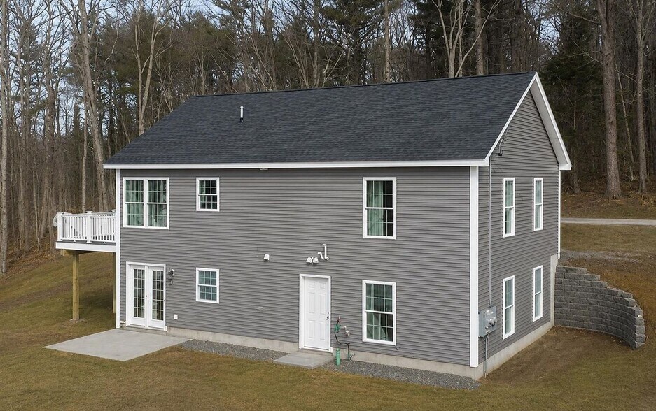 Building Photo - 136 S Main St