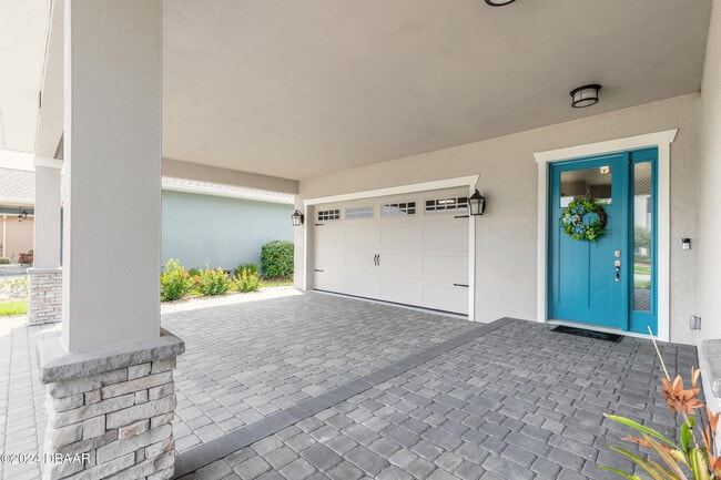 Building Photo - 205 Cyan Ave