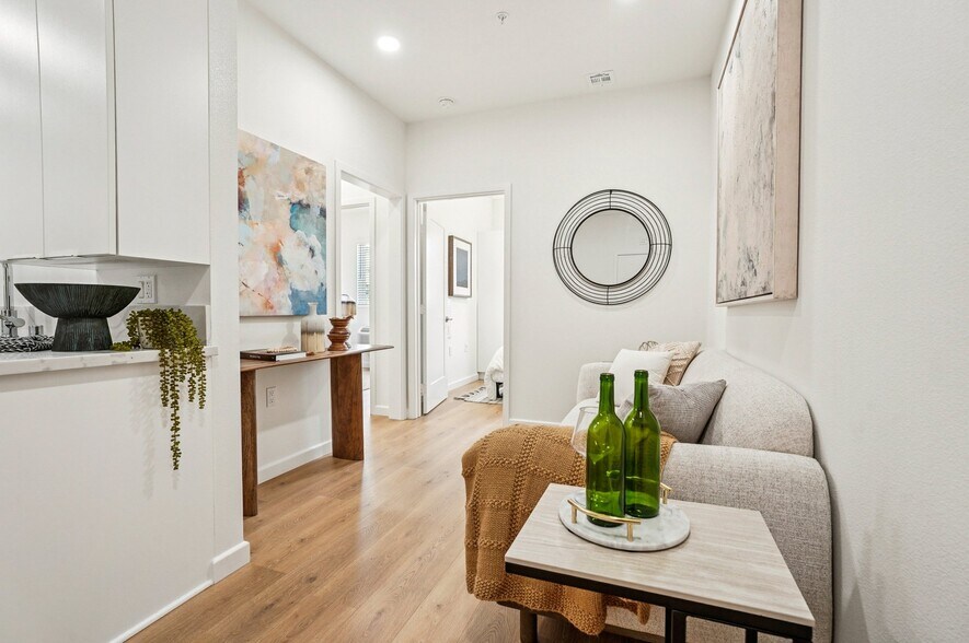 2BR, 1 BA - Living Room - Haven on Orange