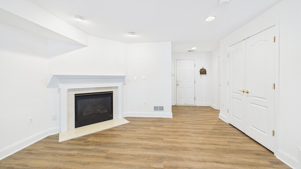 Building Photo - 25807 Turlough Ter