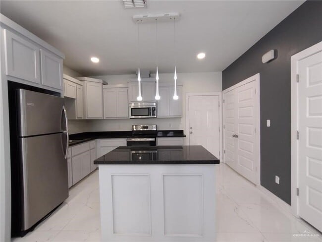 Building Photo - 1226 Upas Dr