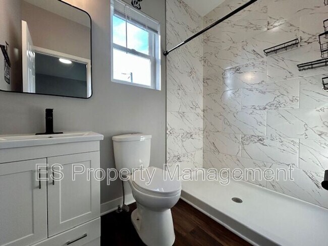 Building Photo - 1602 Quill St