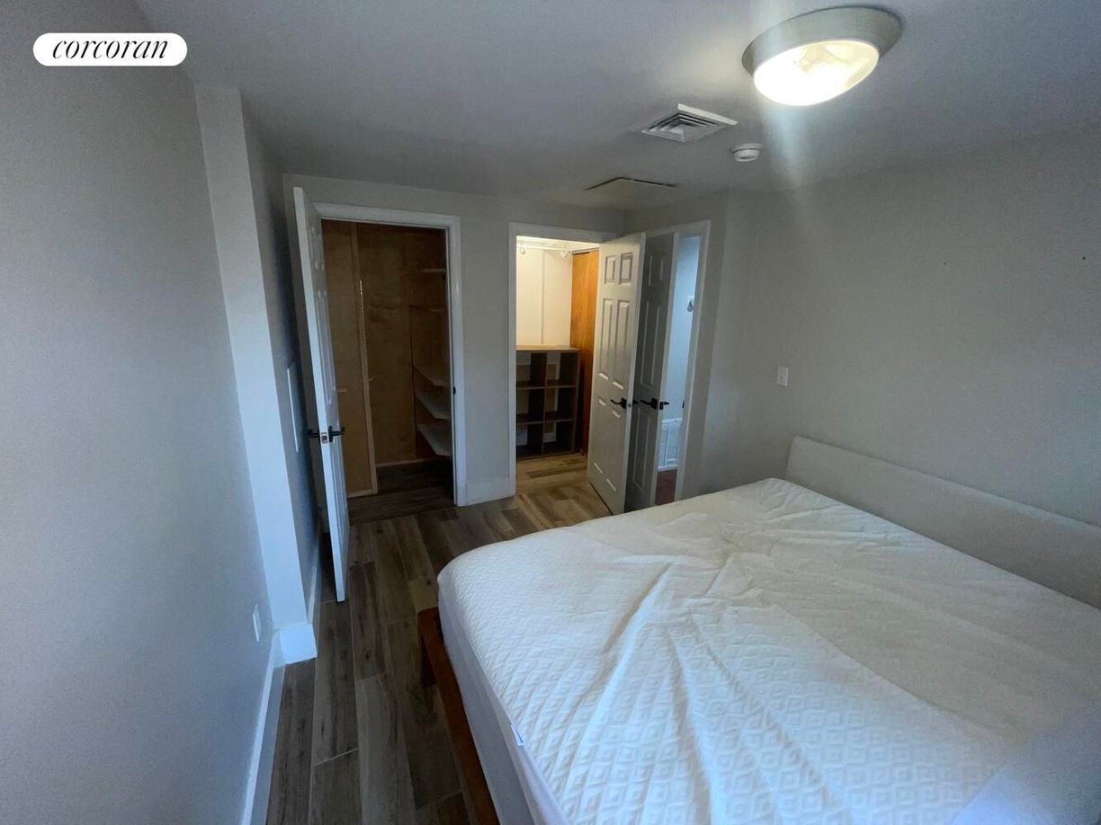 Building Photo - 332 Locust St