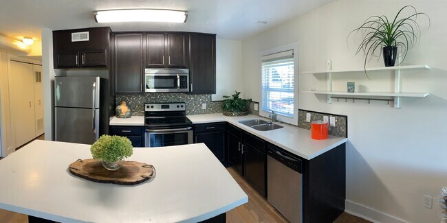 Kitchen - 3815 Cuming St