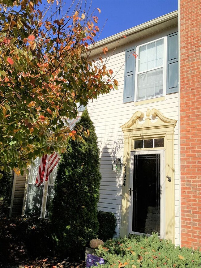 Primary Photo - Townhouse in Spring Ridge community - OAKD...