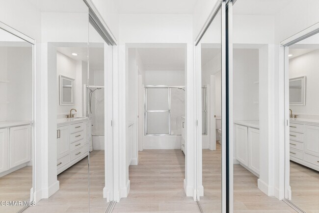 Building Photo - 4220 Lost Hills Rd