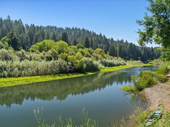 Building Photo - 14975 River Rd