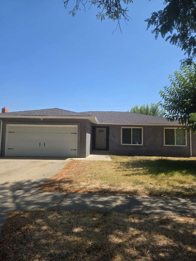 Building Photo - Fully Renovated Four Bedroom Home, Highly ...