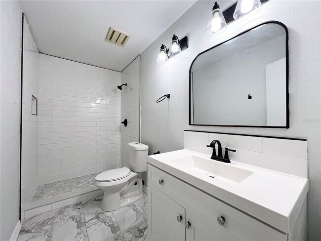 Building Photo - 7925 Napoleon St