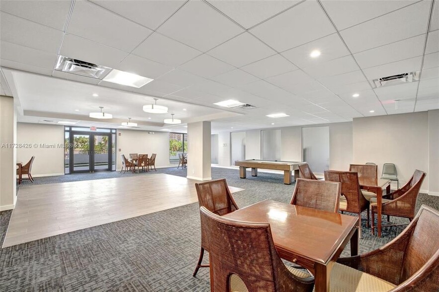 Building Photo - 3015 N Ocean Blvd