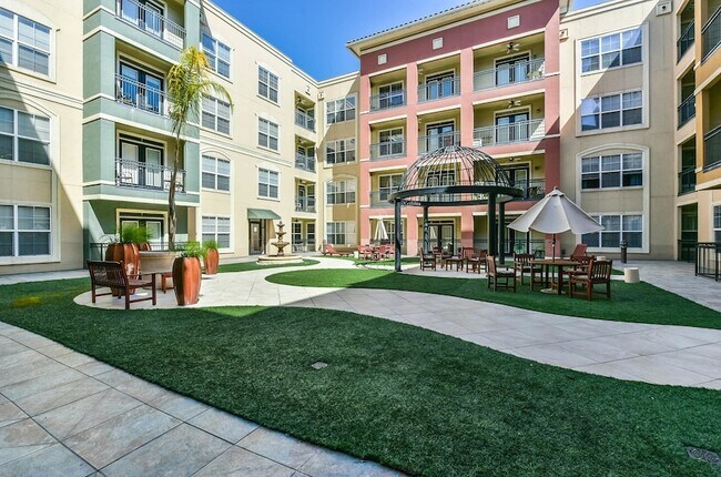 Building Photo - 1711 Old Spanish Trl