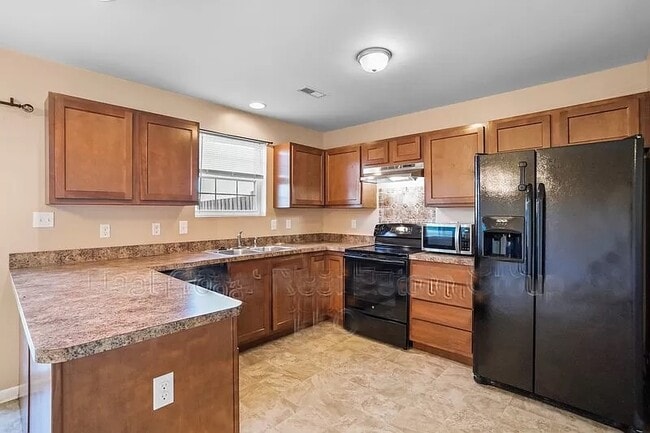 Building Photo - 39 Stix Ln