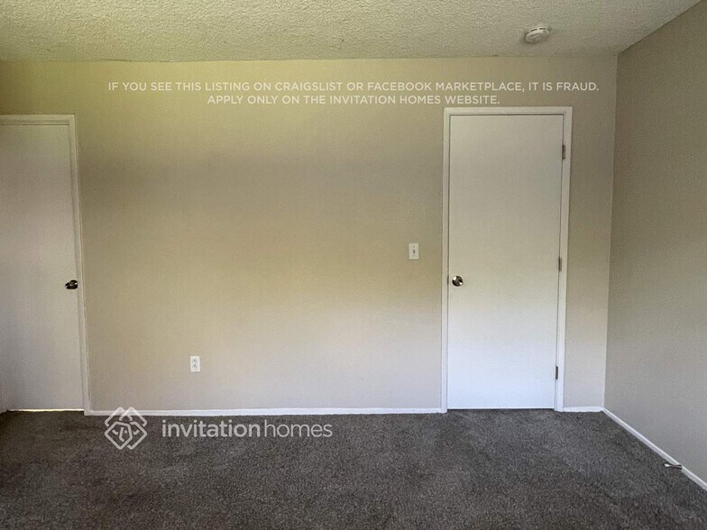Building Photo - 4037 Vosburg St