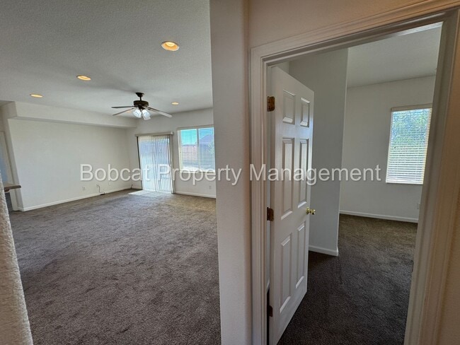 Building Photo - 3 Bedroom, 2 Bathroom Home Located in Dayton
