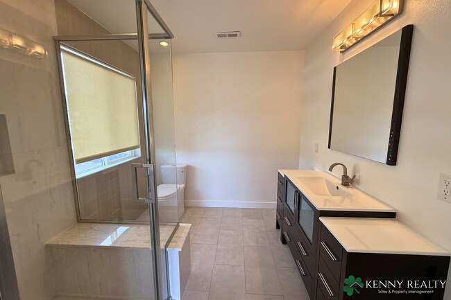 Building Photo - Beautifully Remodeled 4 Bed Home with Loft + Prime Location