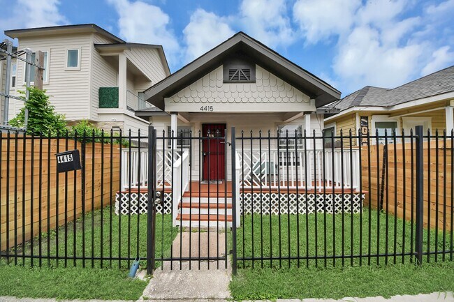 Building Photo - 4415 Hershe St