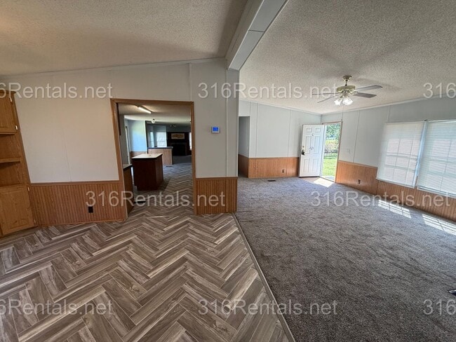 Building Photo - 800 W 81st St S