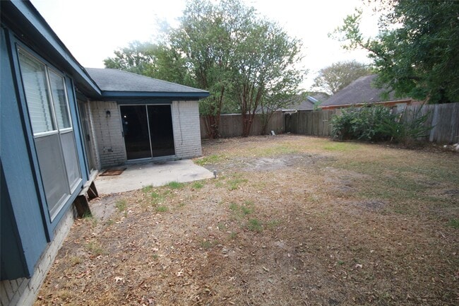 Building Photo - 22619 Braken Carter Ln