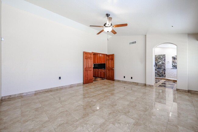 Building Photo - 8830 E Carol Way