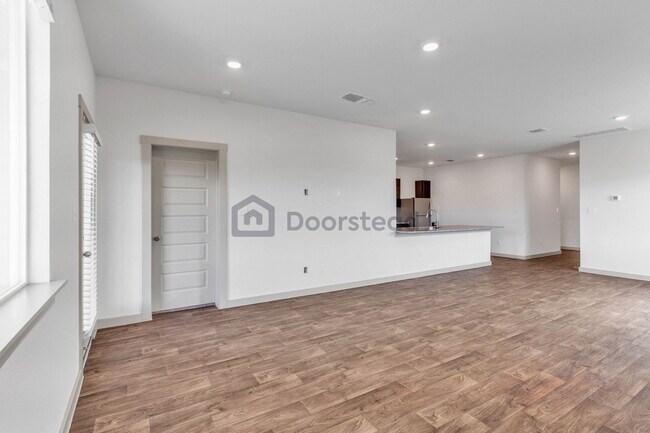 Building Photo - 101 Wichita River Rd