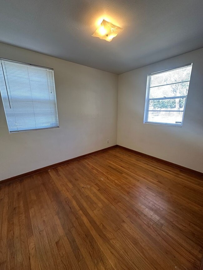 Building Photo - Welcome Home, Cozy House For Rent, JAX Heights