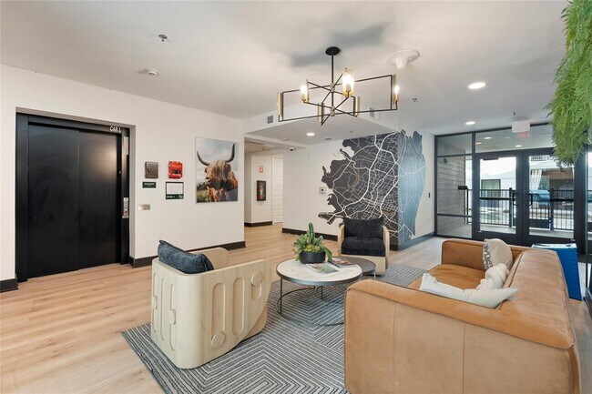 Building Photo - 2500 Longview St