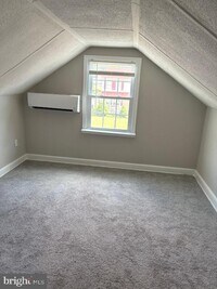 Building Photo - 10 Rose St