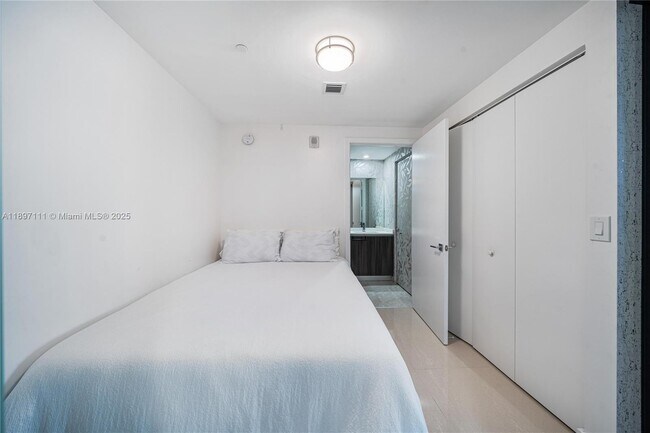 Building Photo - 488 NE 18th St