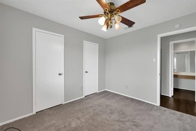 Building Photo - 4730 Temple Bell Dr