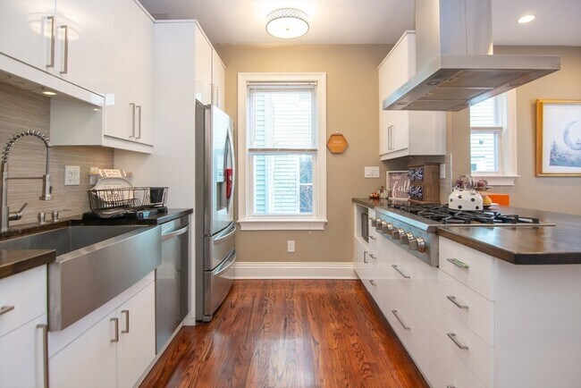 Building Photo - 214 South St