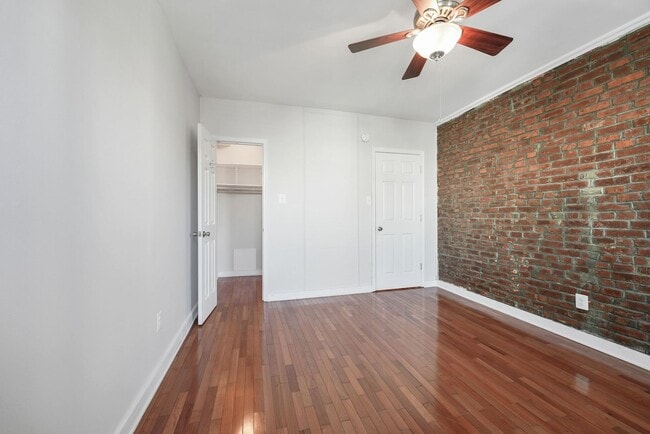 Building Photo - 2 Bedroom 1 Bathroom Rowhouse // H-Street Corridor // Private Parking Included!
