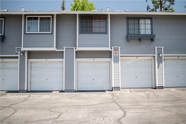 Building Photo - 225 Evergreen Ct