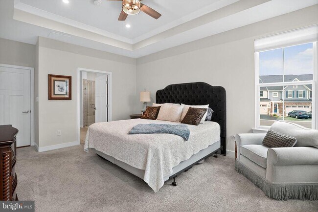 Building Photo - 701 Cascade Way