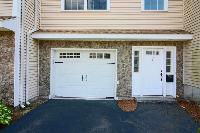 Primary Photo - 36 Columbia Ave