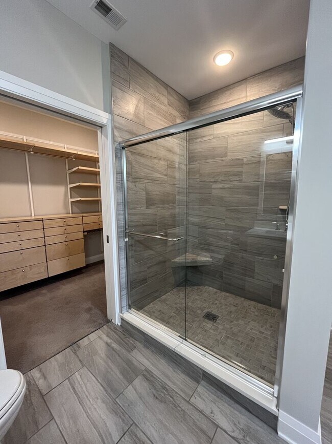 Building Photo - Beautiful 1-Bedroom Home