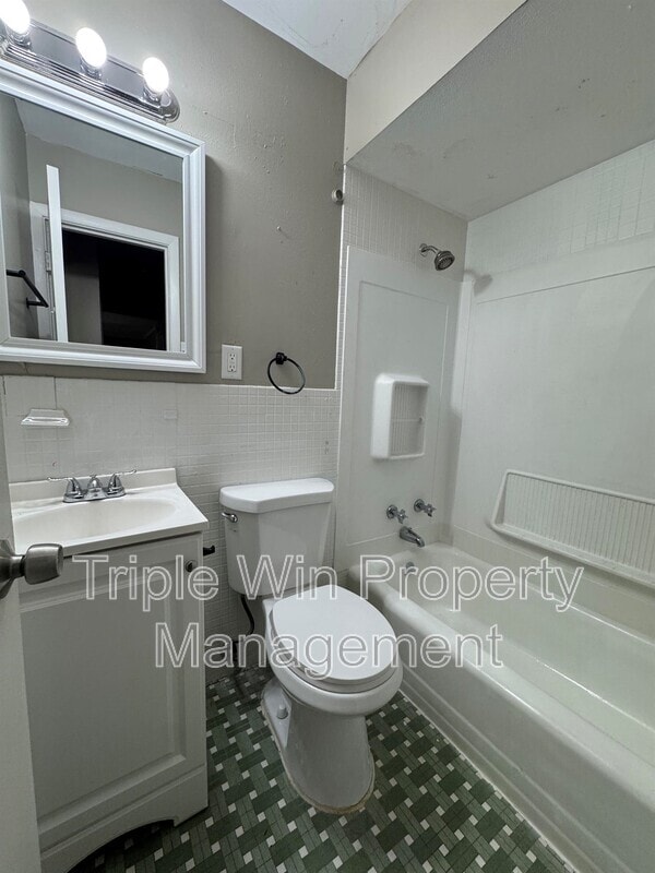 Building Photo - 11930 N Ranch Dr