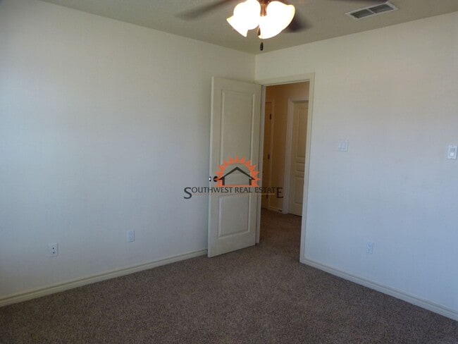 Building Photo - Stunning 4 bedroom 3 bath brick home with 5 car garage!