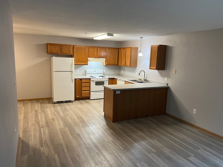 Building Photo - 431 Central AVE W