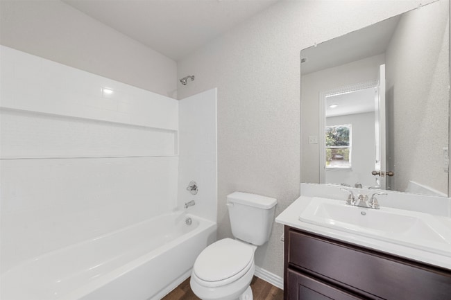 Building Photo - 2408 McKenzie Ave