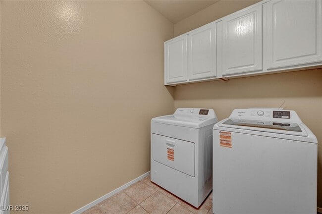 Building Photo - 893 Dancing Vines Ave