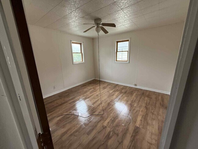 Building Photo - 218 N 15th St