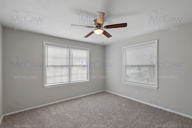 Building Photo - 816 Sandell Dr