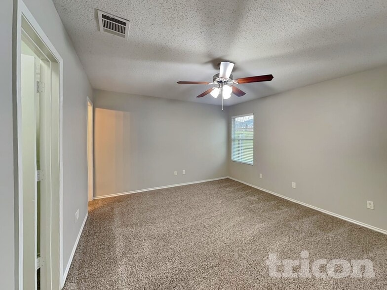 Building Photo - 172 Washington Way