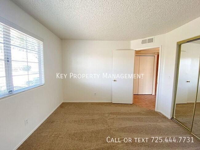 Building Photo - 2 BEDROOM CONDO OFF OF DESERT INN AND FORT...