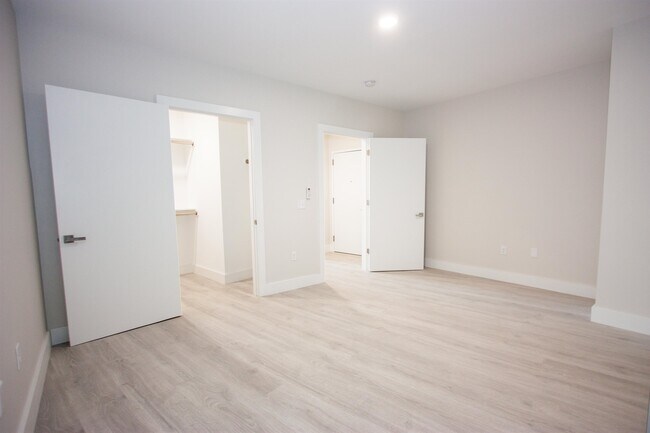 Building Photo - 141 Newark Ave