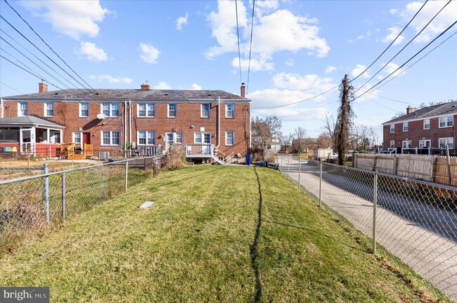 Building Photo - 312 Small Ct